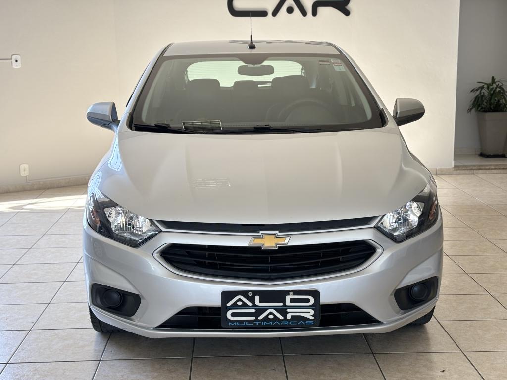 CHEVROLET Onix Hatch - Foto
