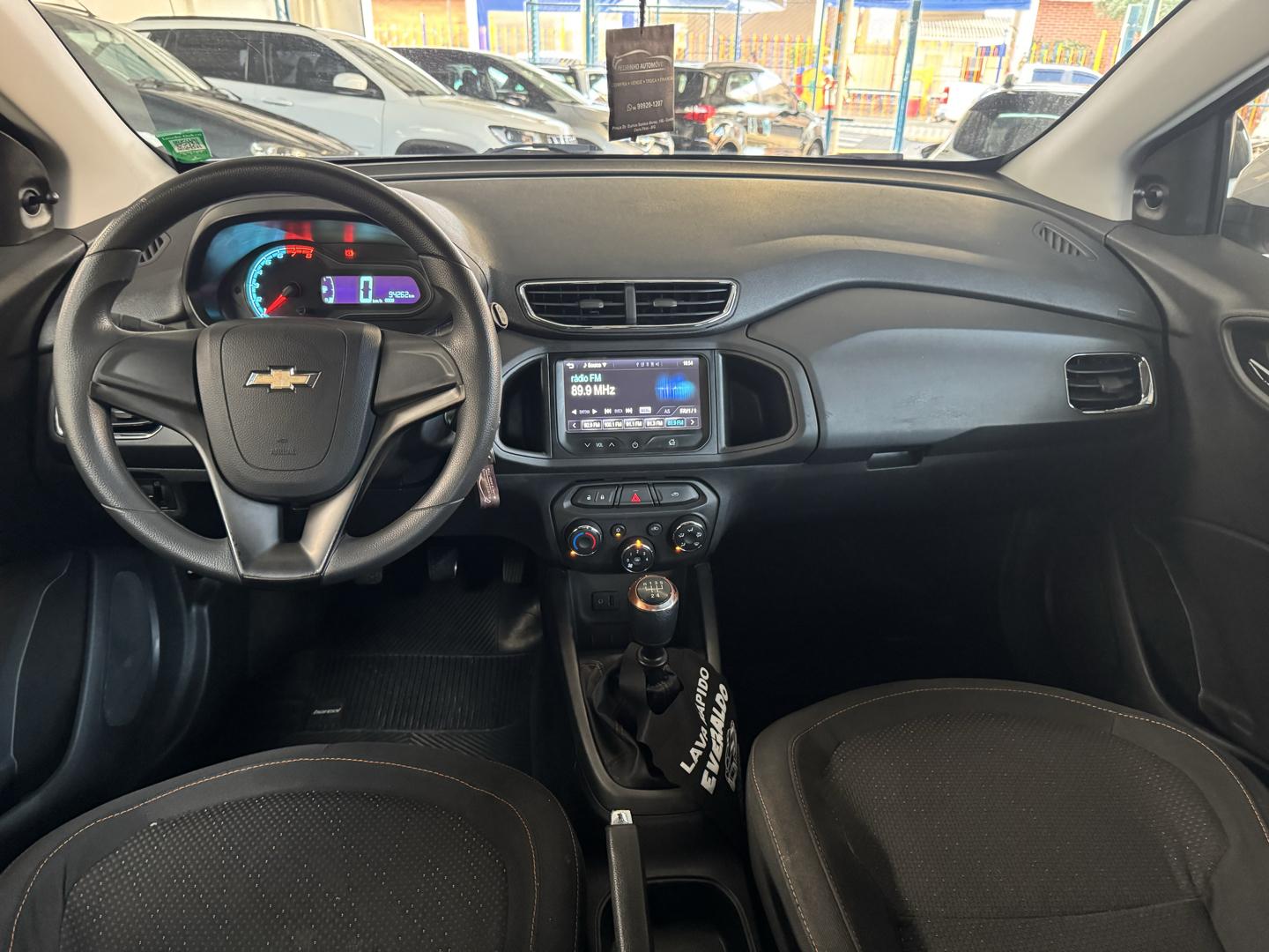 CHEVROLET Onix Hatch - Foto