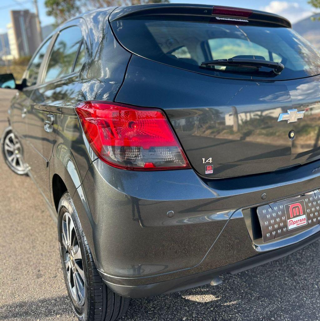 CHEVROLET Onix Hatch - Foto