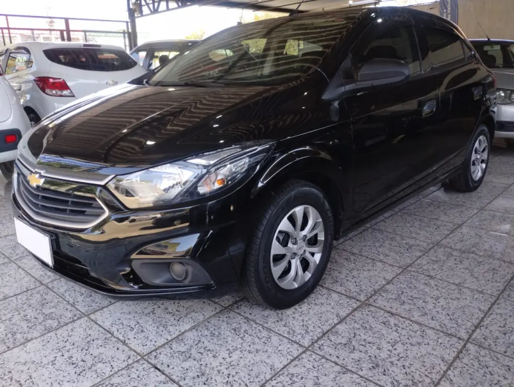 CHEVROLET Onix Hatch - Foto