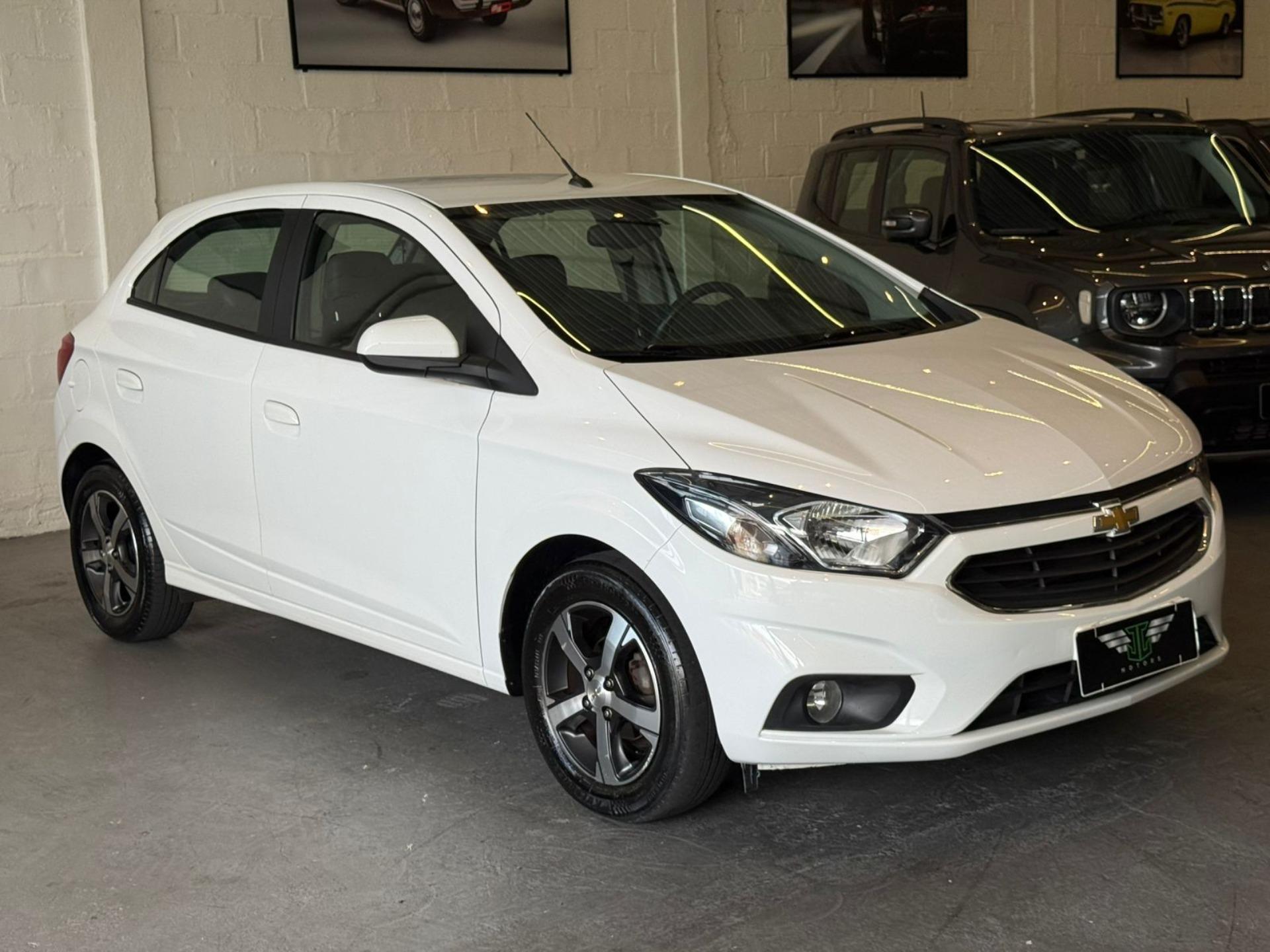 CHEVROLET Onix Hatch - Foto