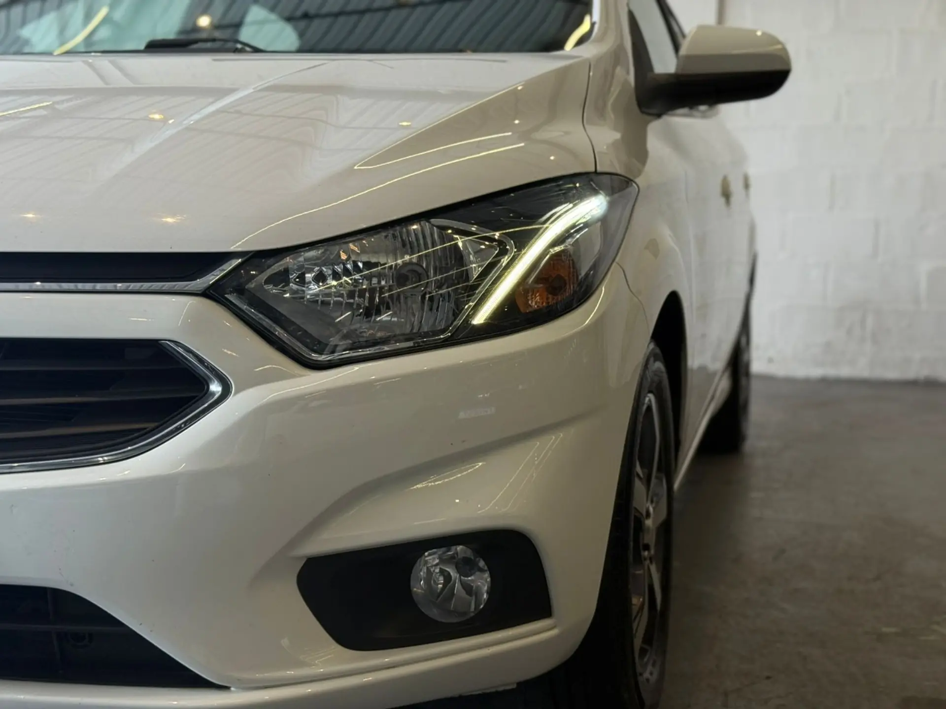 CHEVROLET Onix Hatch - Foto