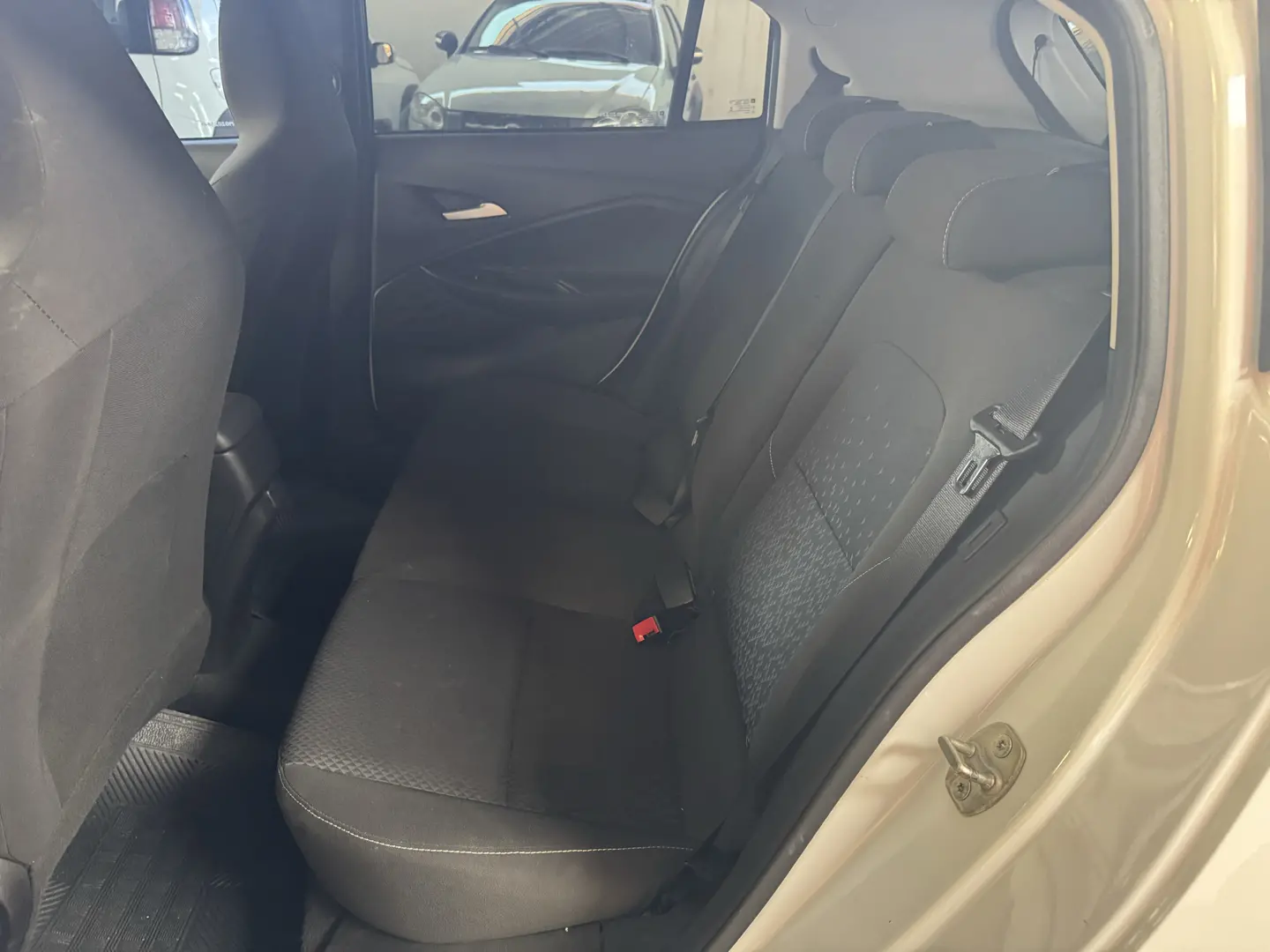 CHEVROLET Onix Hatch - Foto