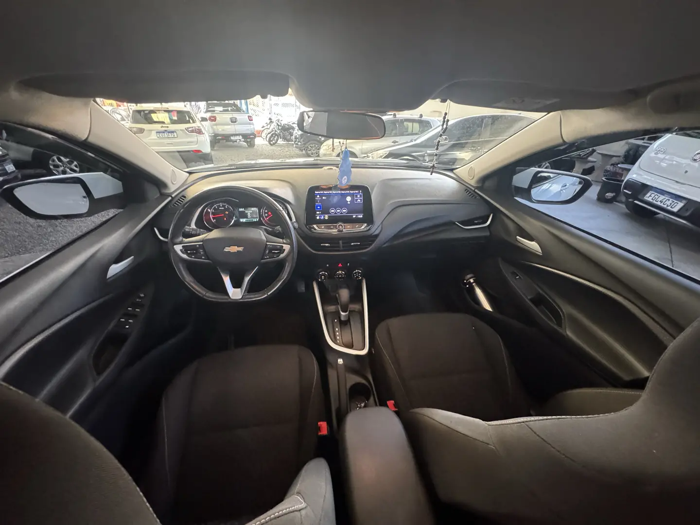 CHEVROLET Onix Hatch - Foto