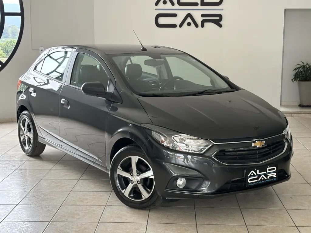 CHEVROLET Onix Hatch - Foto
