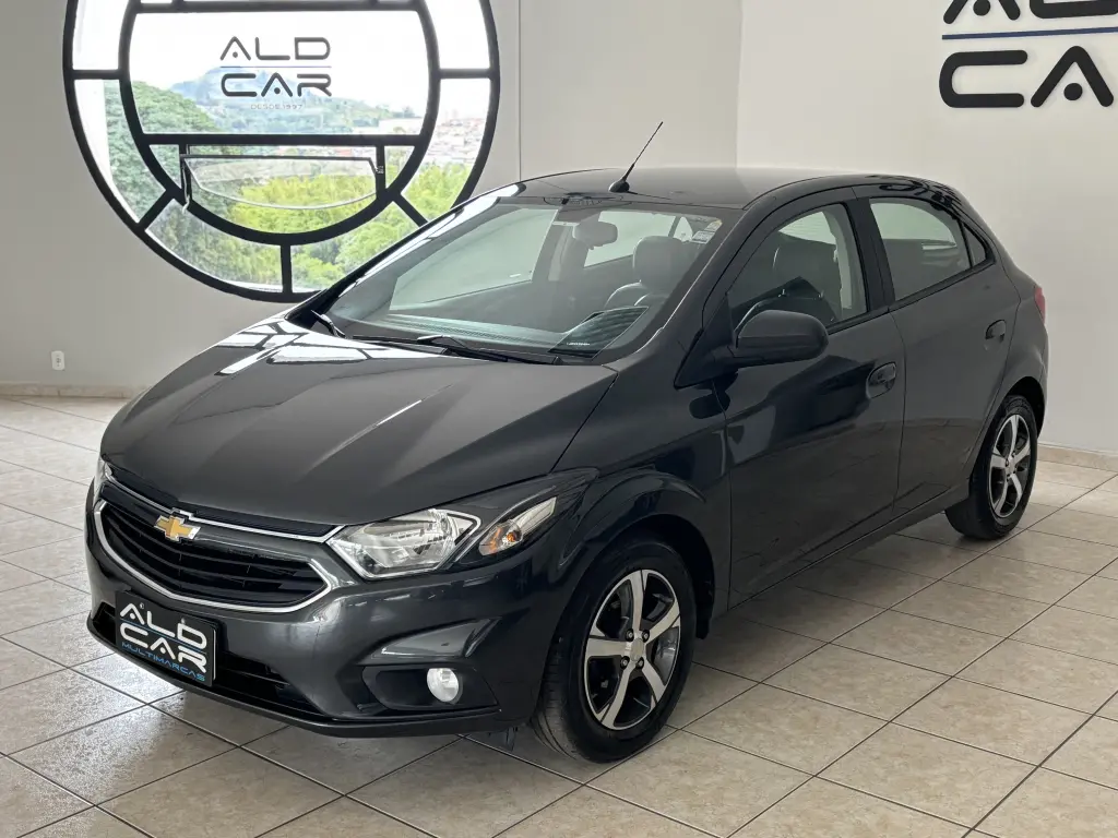 CHEVROLET Onix Hatch - Foto