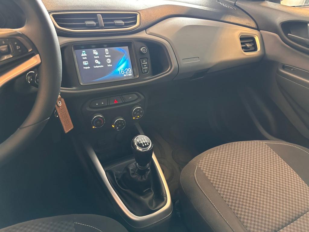 CHEVROLET Onix Hatch - Foto