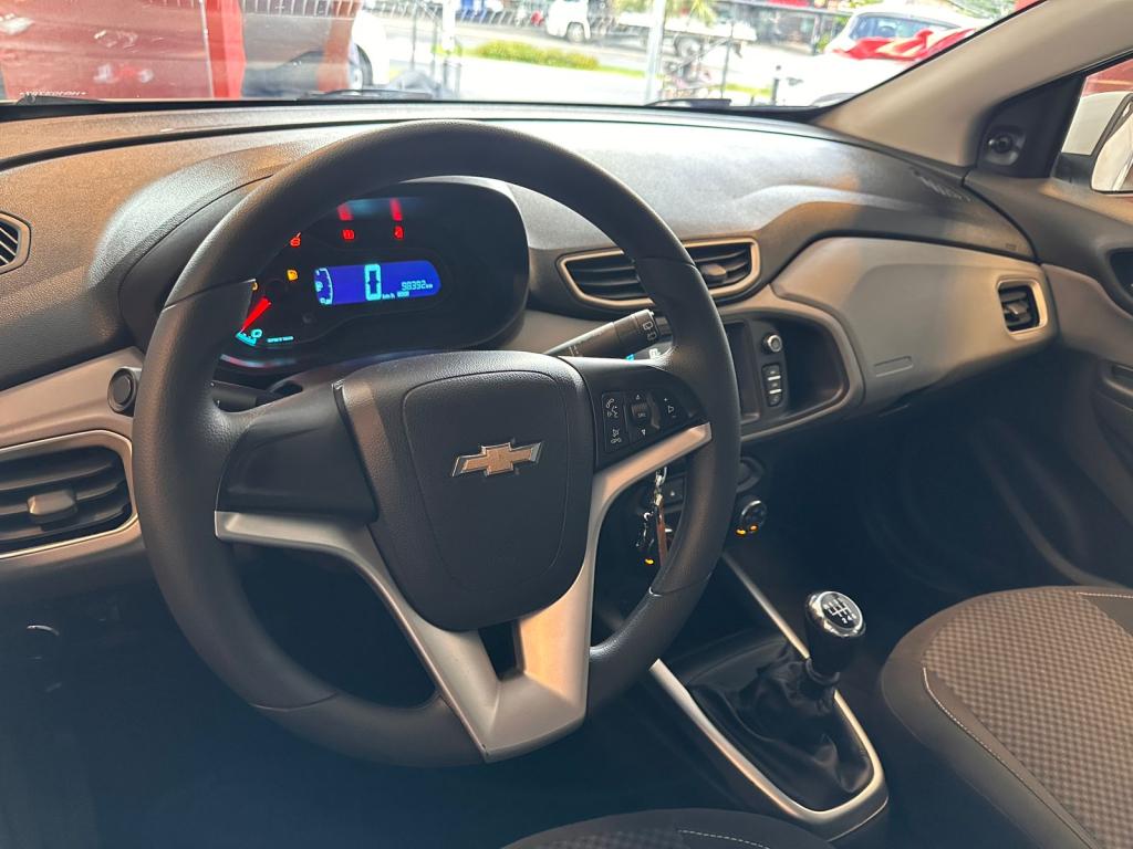 CHEVROLET Onix Hatch - Foto