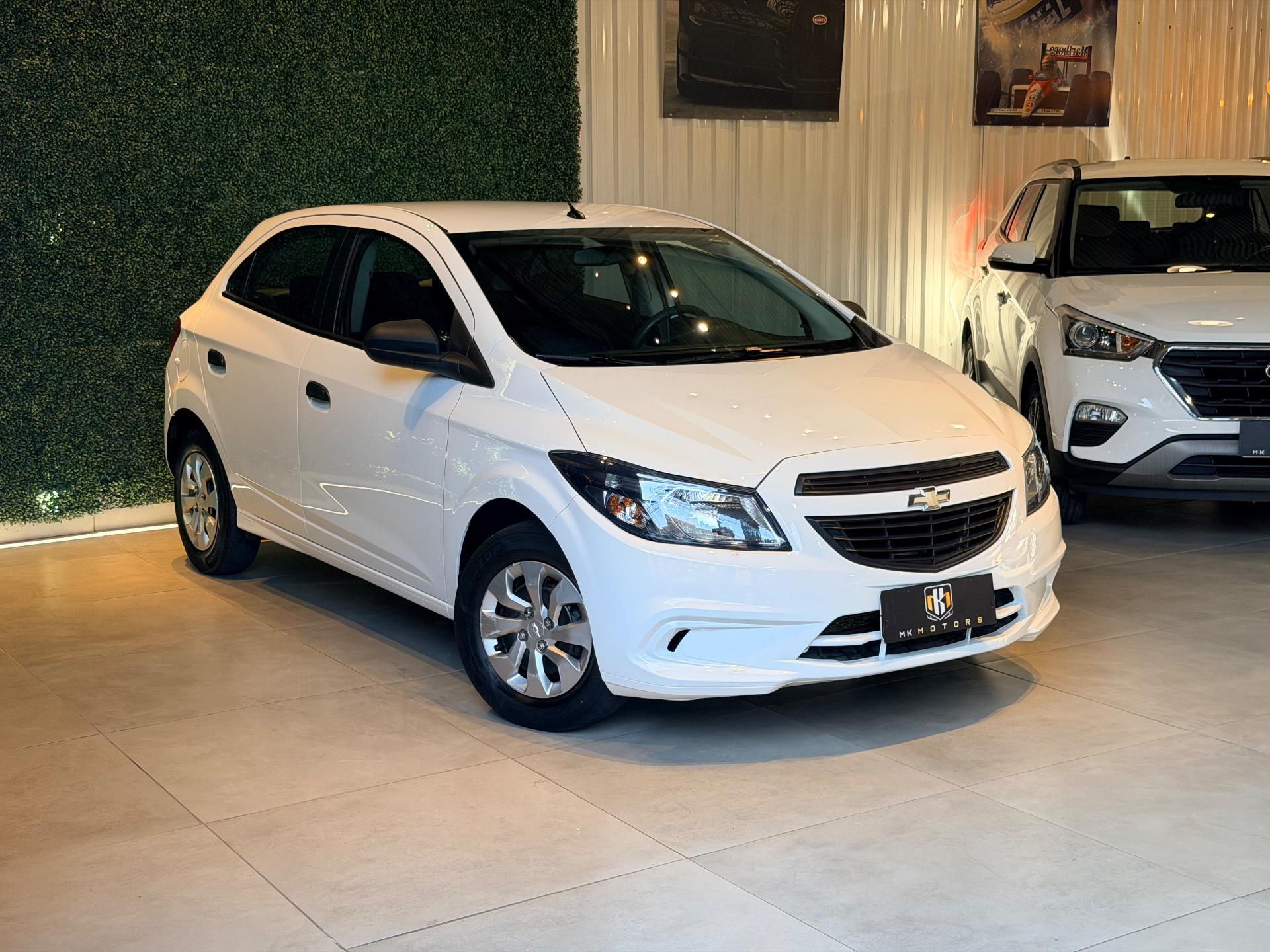 CHEVROLET Onix Hatch - Foto