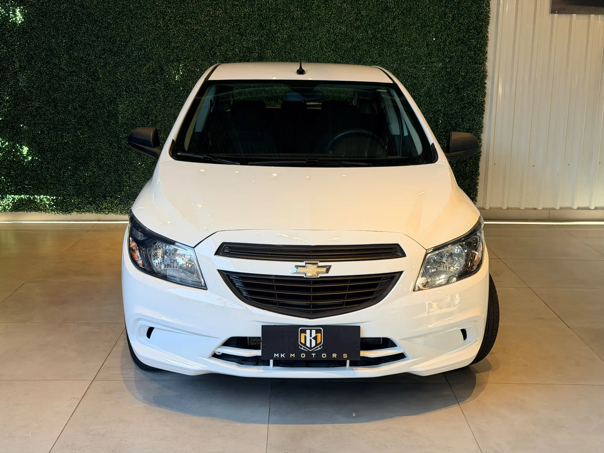 CHEVROLET Onix Hatch - Foto