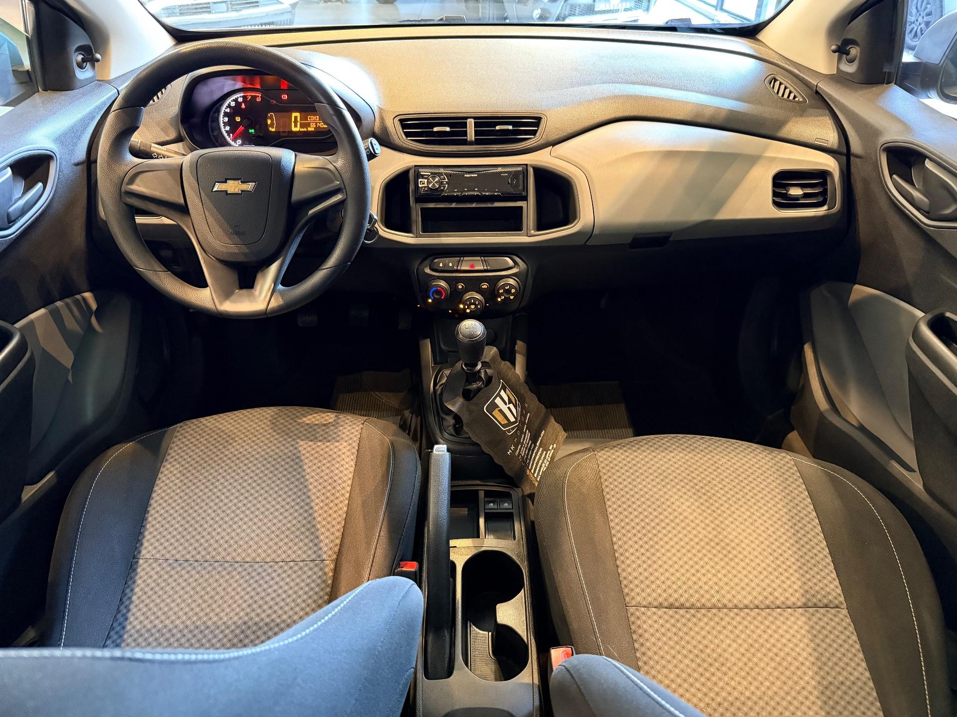 CHEVROLET Onix Hatch - Foto