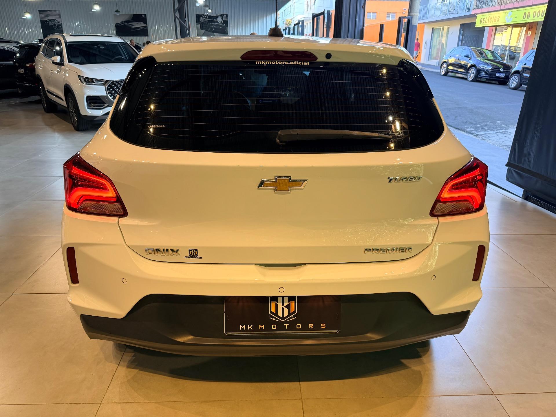 CHEVROLET Onix Hatch - Foto