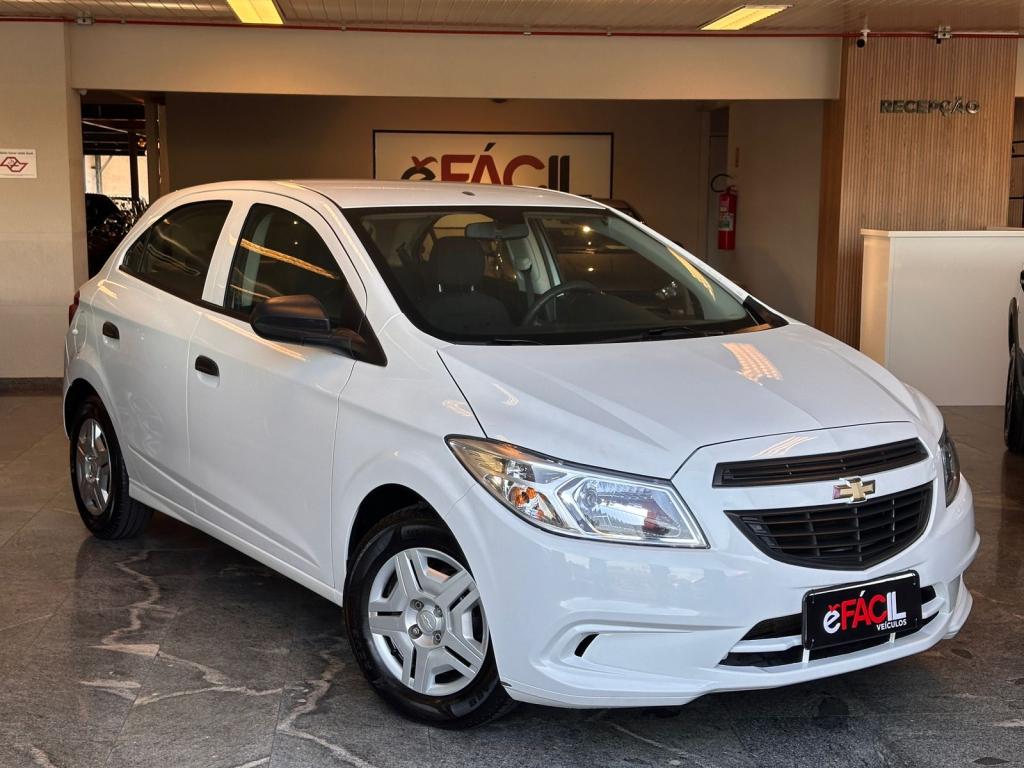 CHEVROLET Onix Hatch - Foto