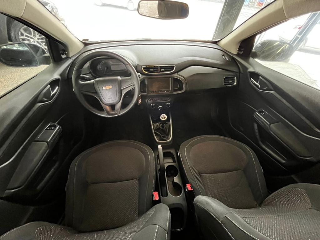 CHEVROLET Onix Hatch - Foto