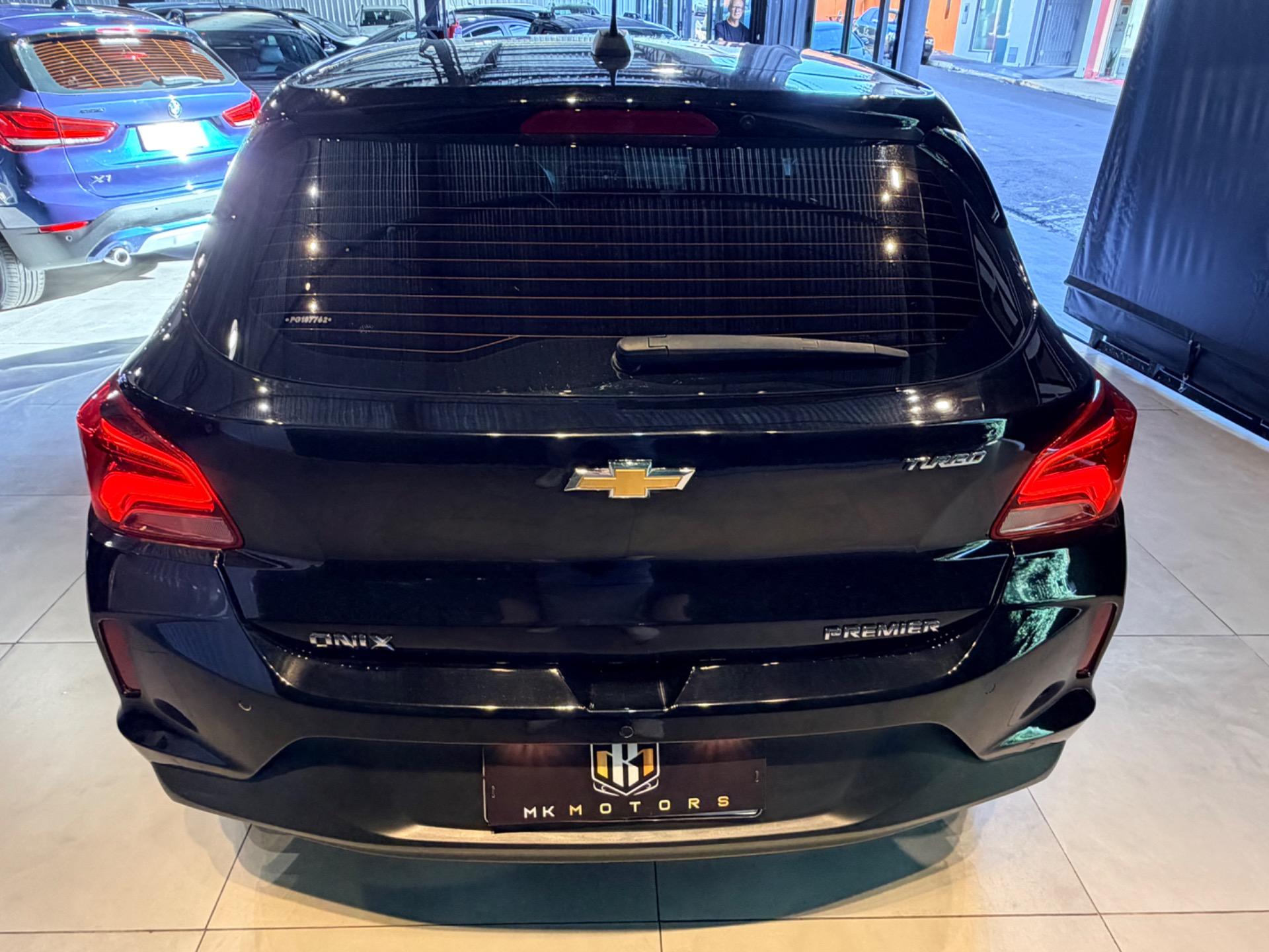 CHEVROLET Onix Hatch - Foto