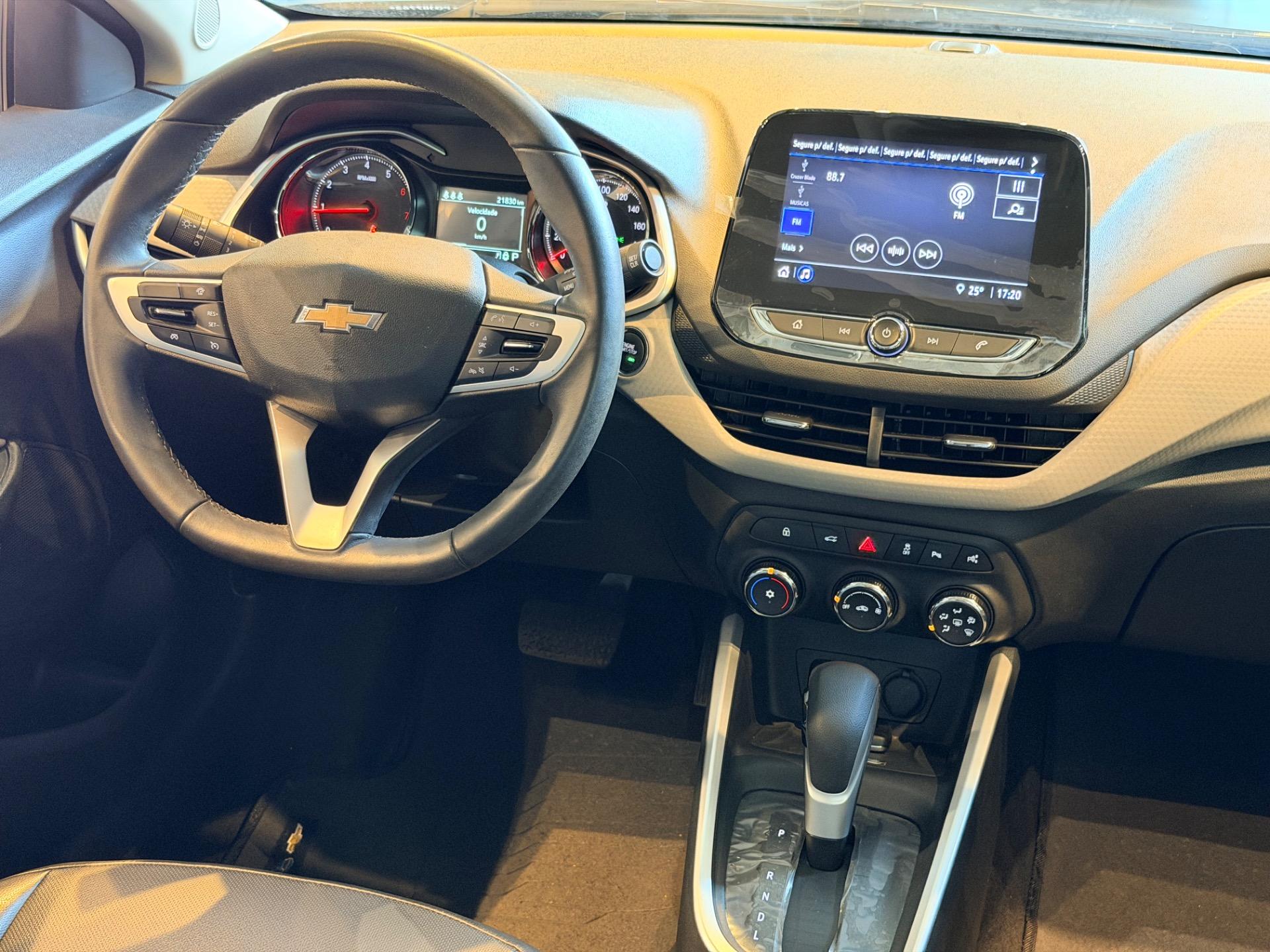 CHEVROLET Onix Hatch - Foto