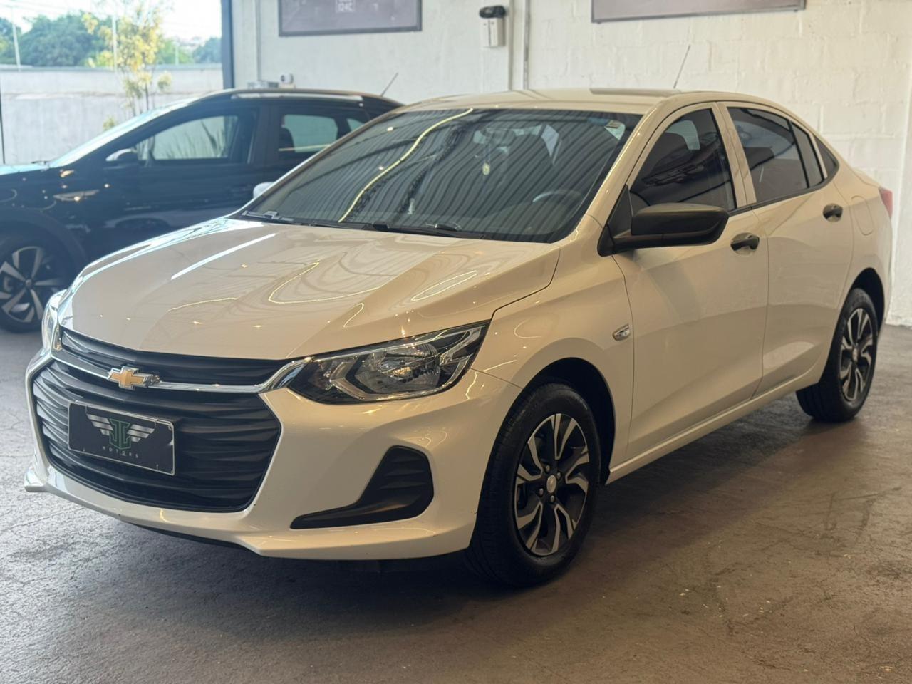 CHEVROLET Onix Hatch - Foto