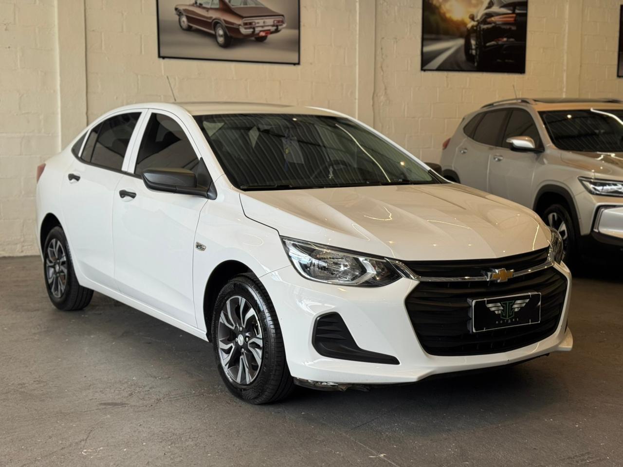 CHEVROLET Onix Hatch - Foto