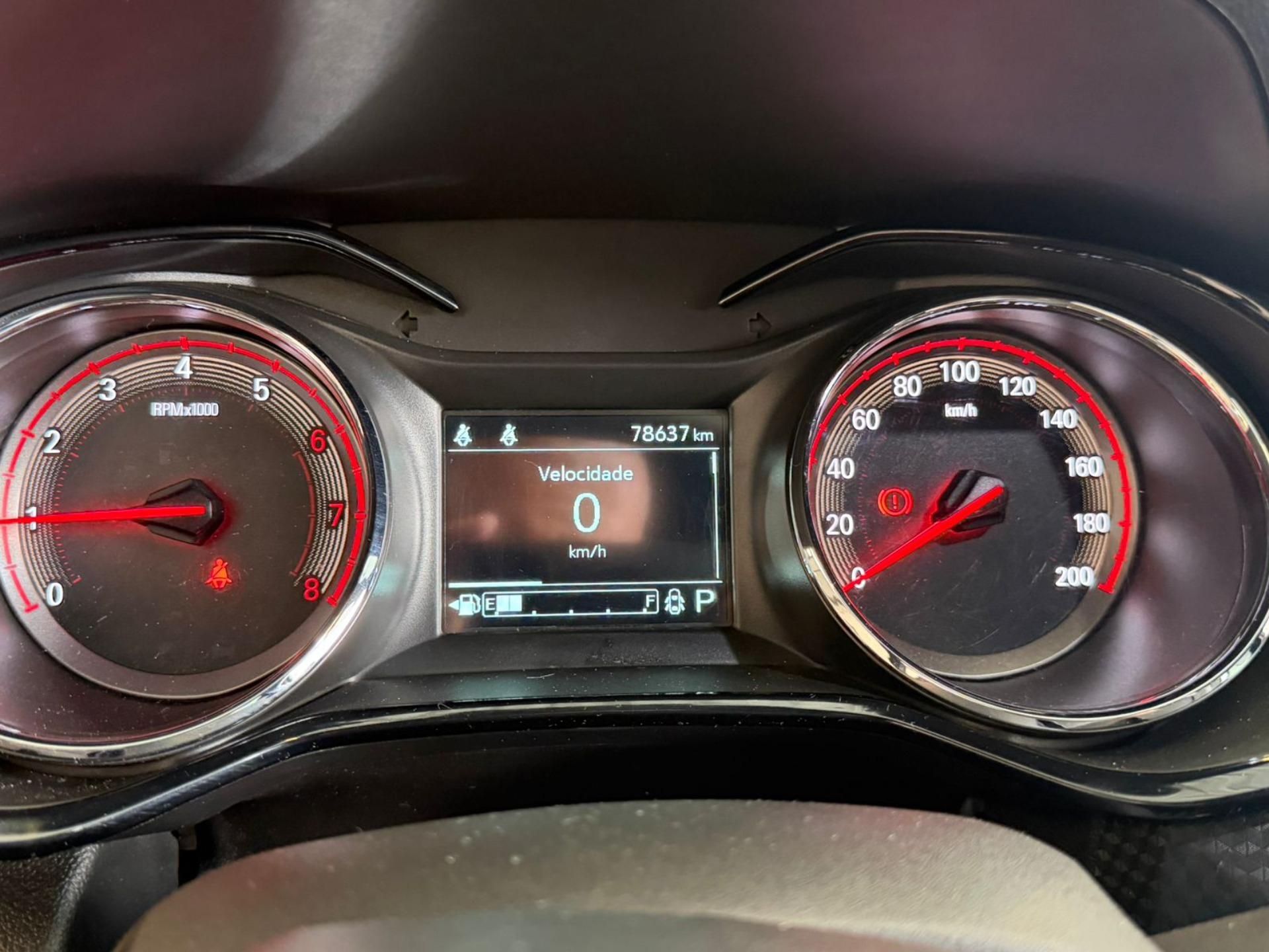 CHEVROLET Onix Hatch - Foto