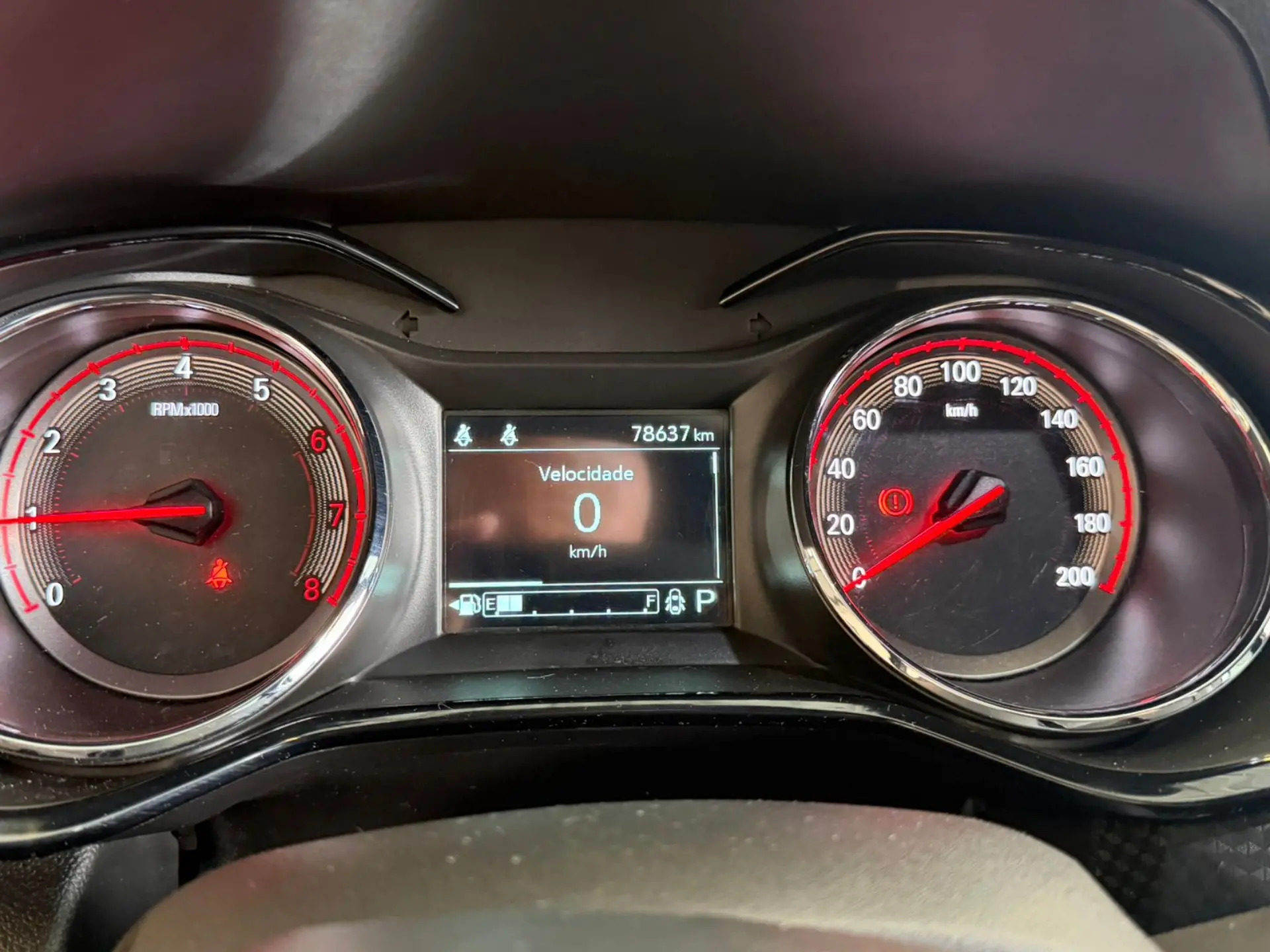 CHEVROLET Onix Hatch - Foto