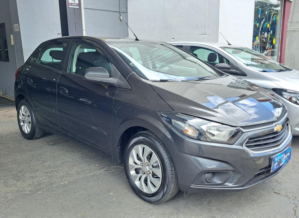 CHEVROLET Onix Hatch - Foto