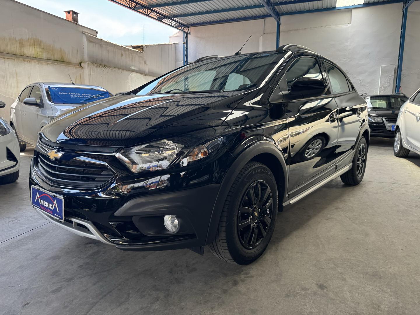 CHEVROLET Onix Hatch - Foto