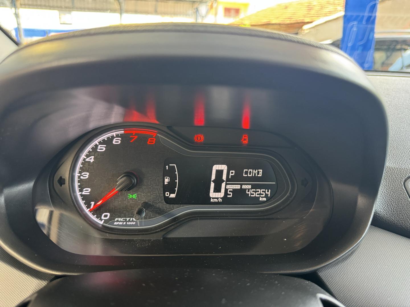 CHEVROLET Onix Hatch - Foto