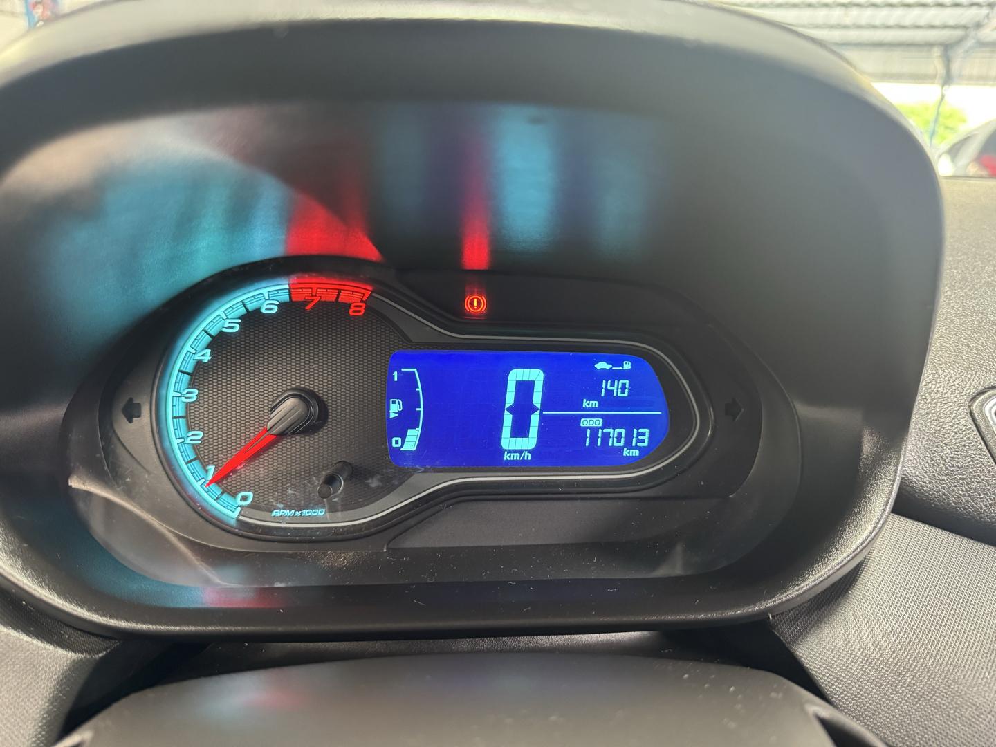 CHEVROLET Onix Hatch - Foto