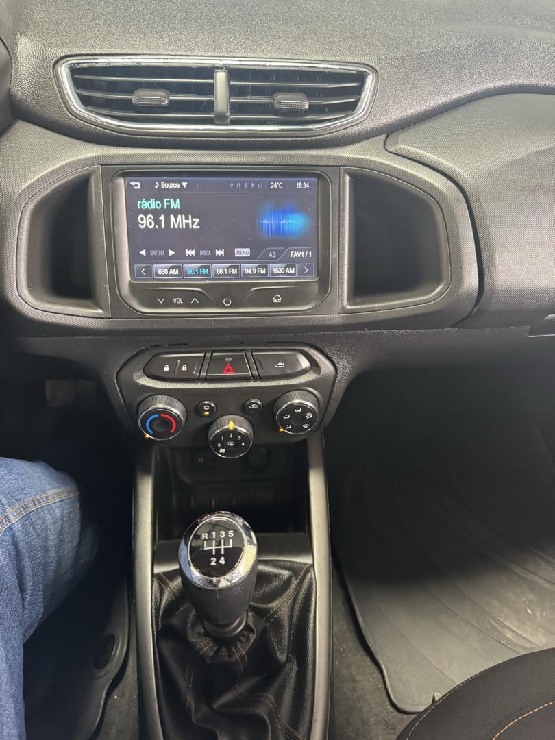 CHEVROLET Onix Hatch - Foto