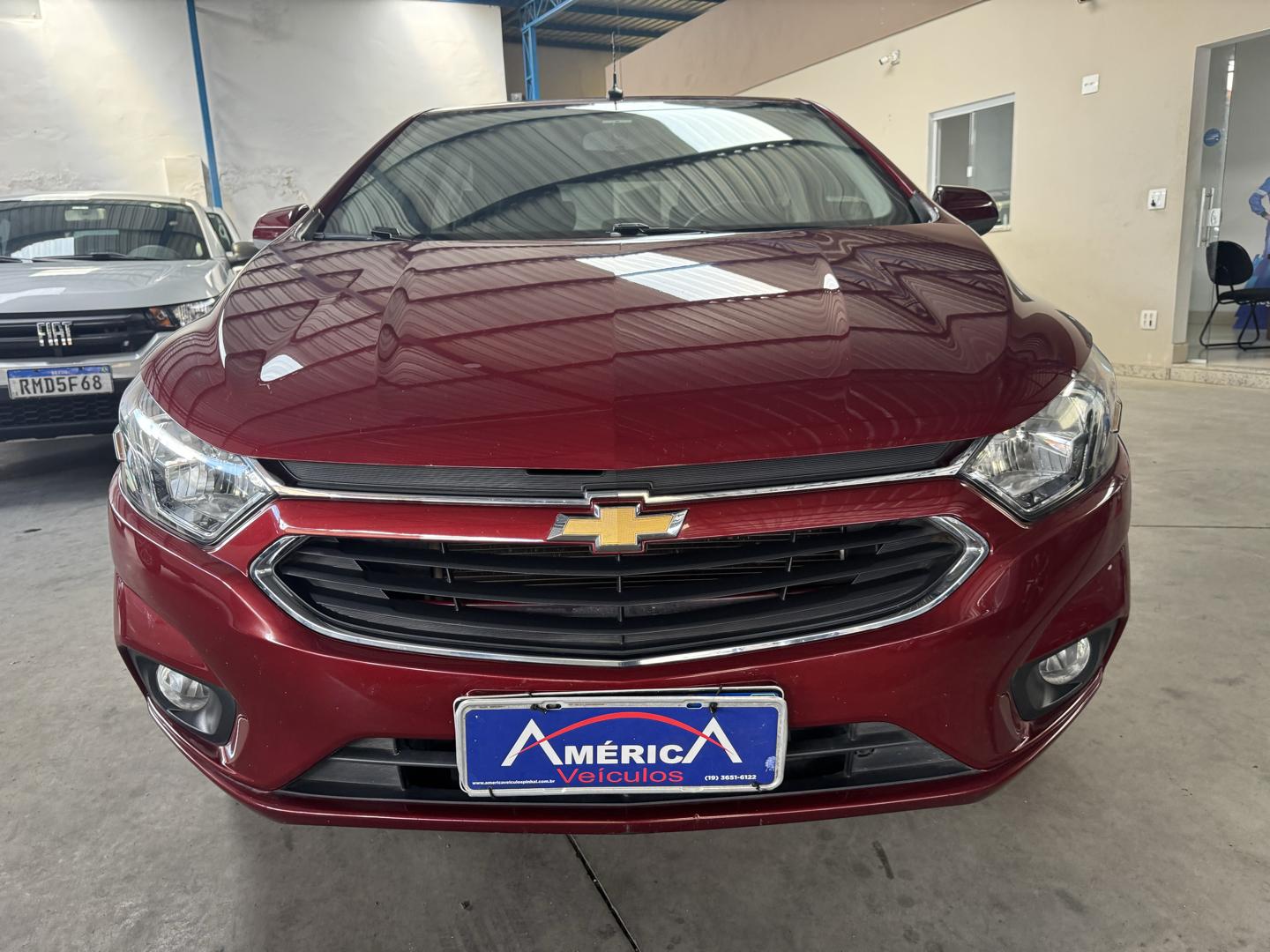 CHEVROLET Onix Hatch - Foto