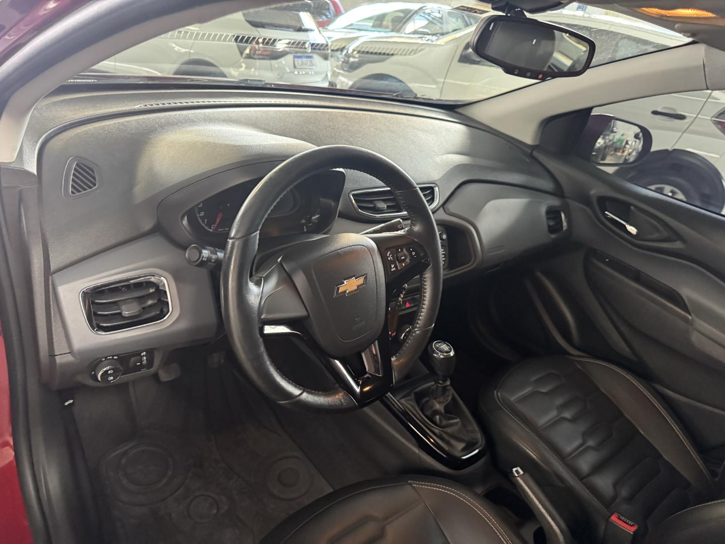 CHEVROLET Onix Hatch - Foto