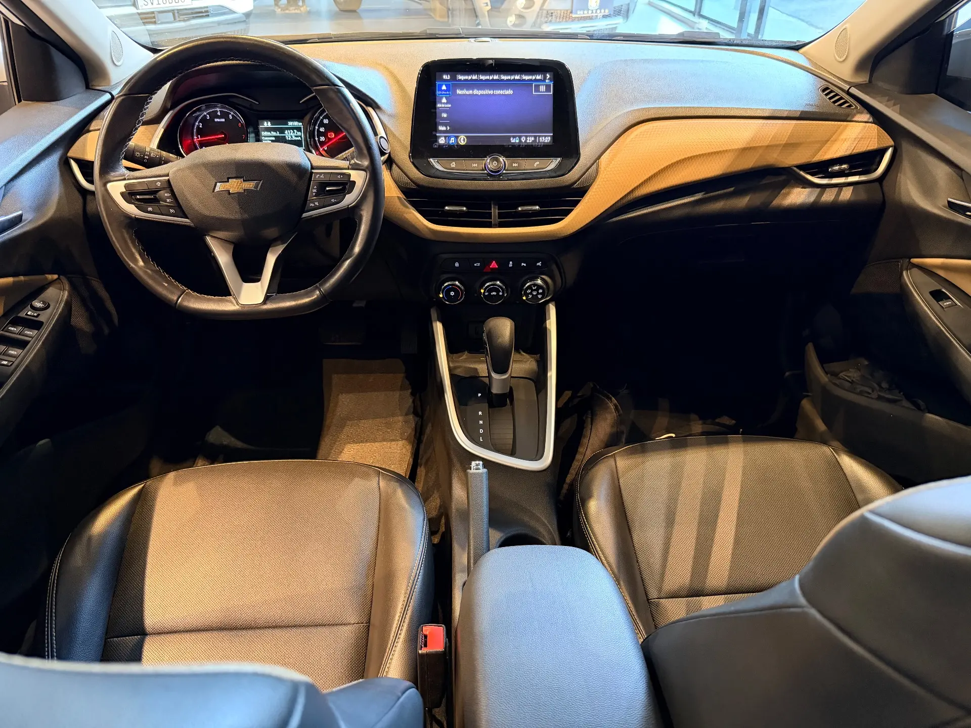 CHEVROLET Onix Hatch - Foto