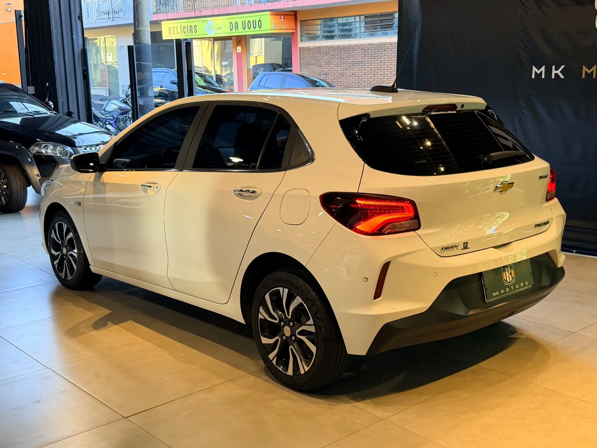 CHEVROLET Onix Hatch - Foto