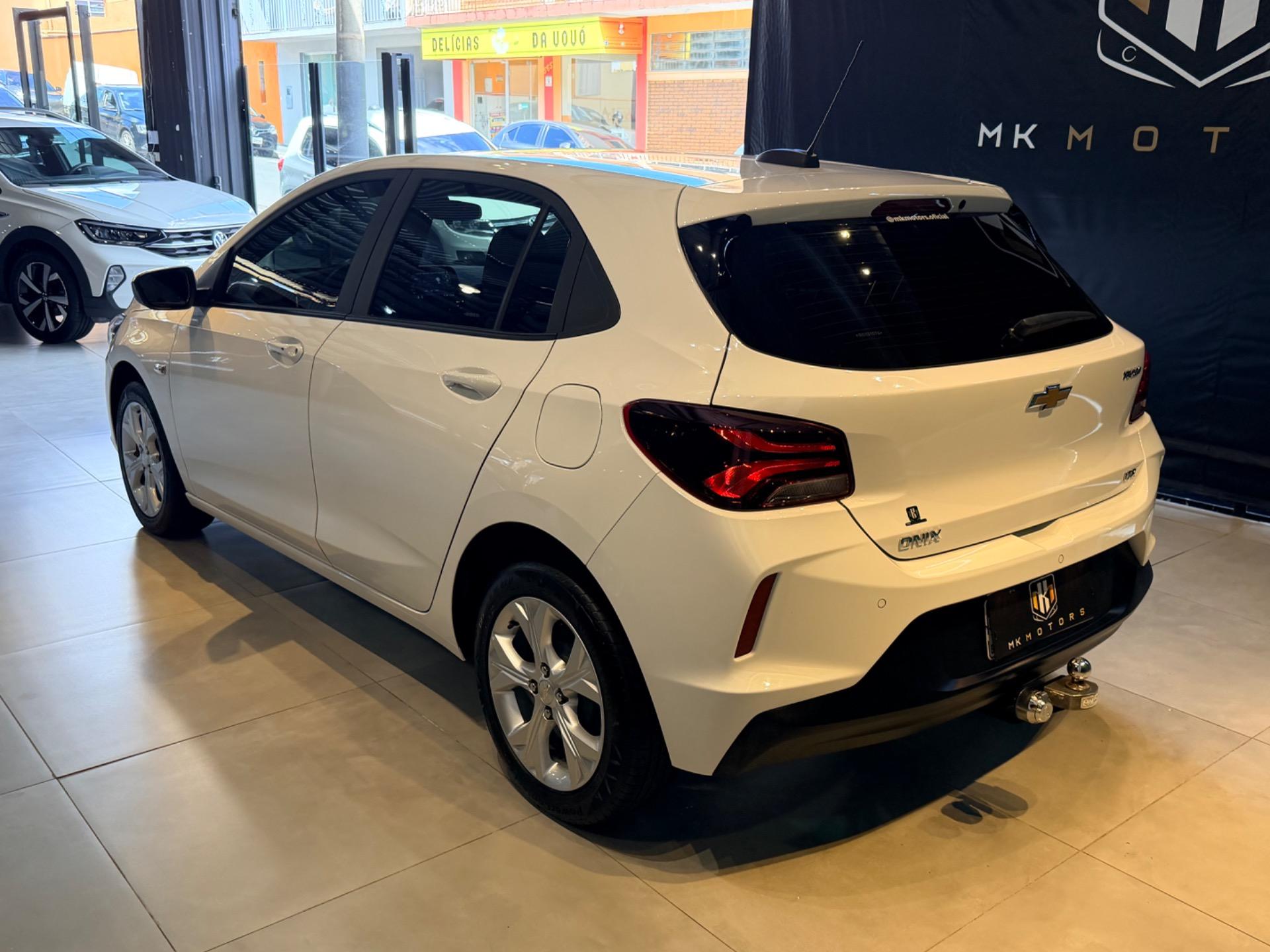CHEVROLET Onix Hatch - Foto