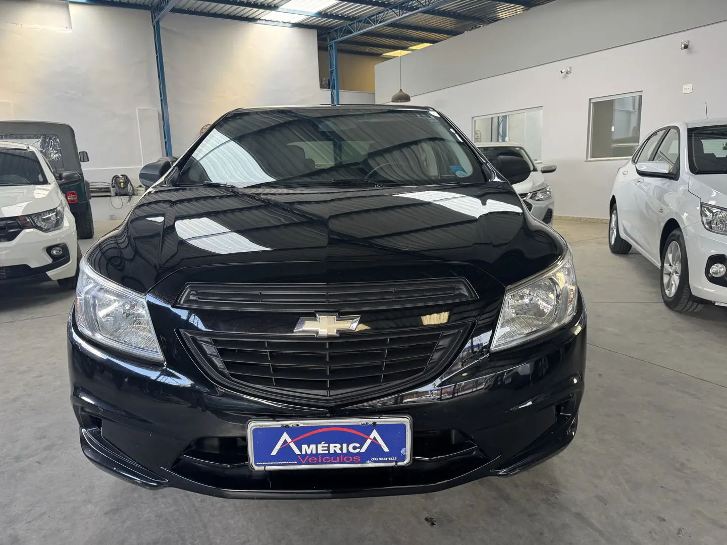 CHEVROLET Onix Hatch - Foto