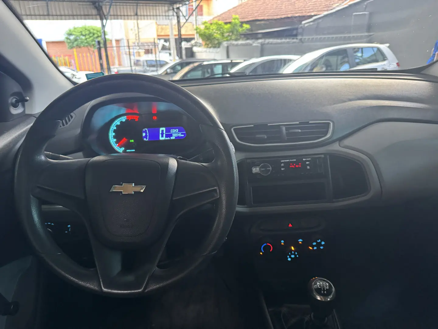 CHEVROLET Onix Hatch - Foto