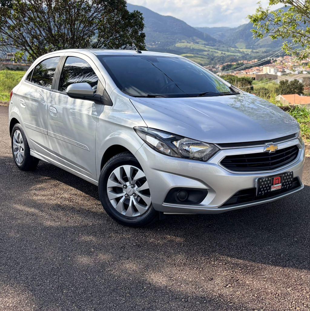 CHEVROLET Onix Hatch - Foto