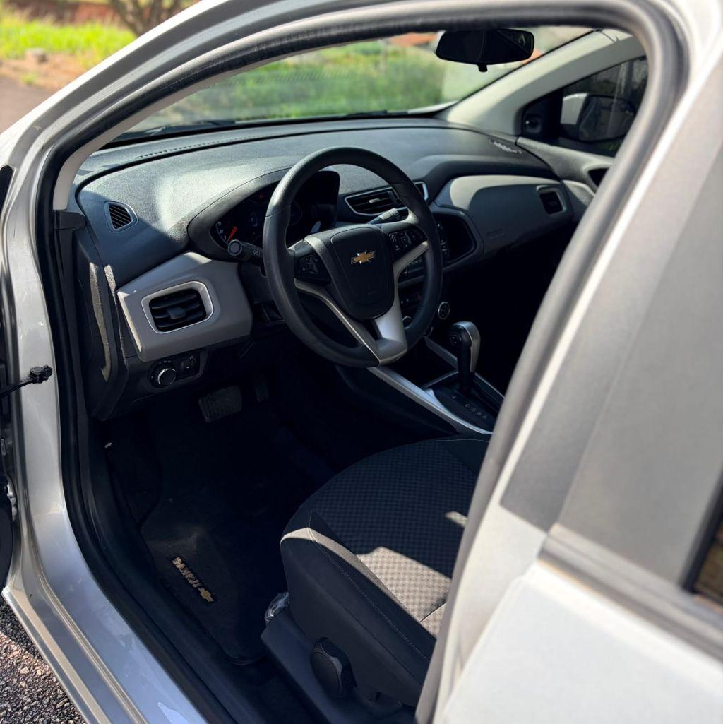 CHEVROLET Onix Hatch - Foto