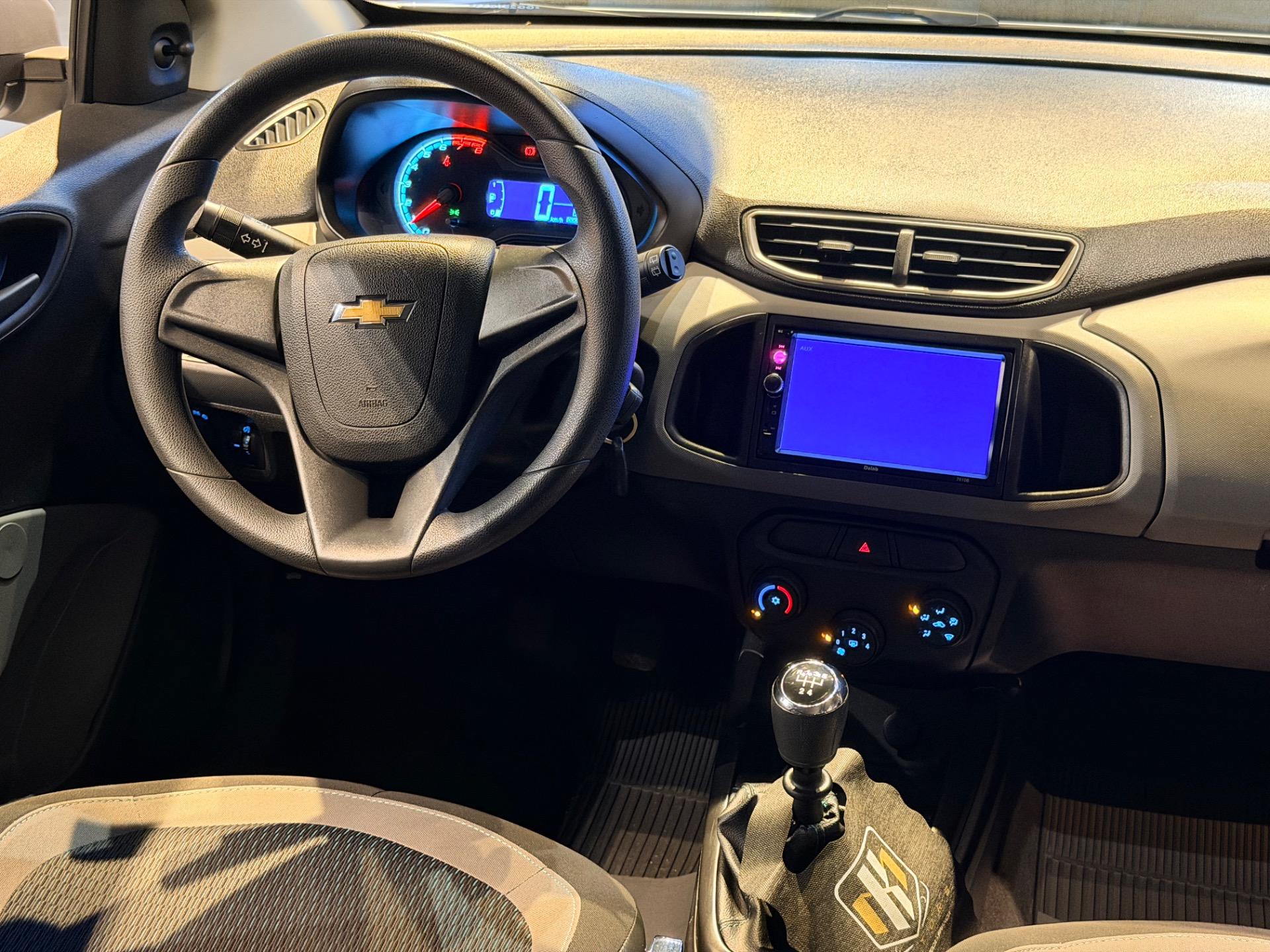 CHEVROLET Onix Hatch - Foto