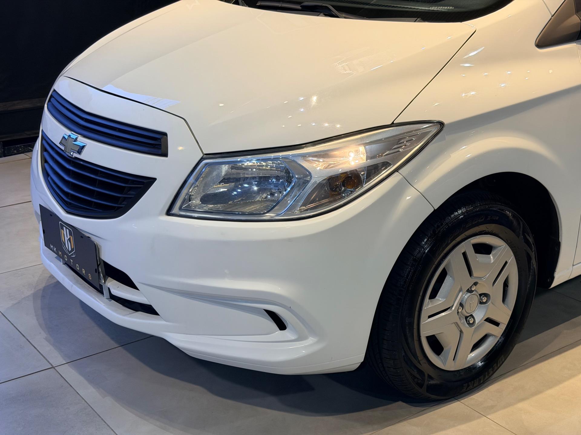 CHEVROLET Onix Hatch - Foto
