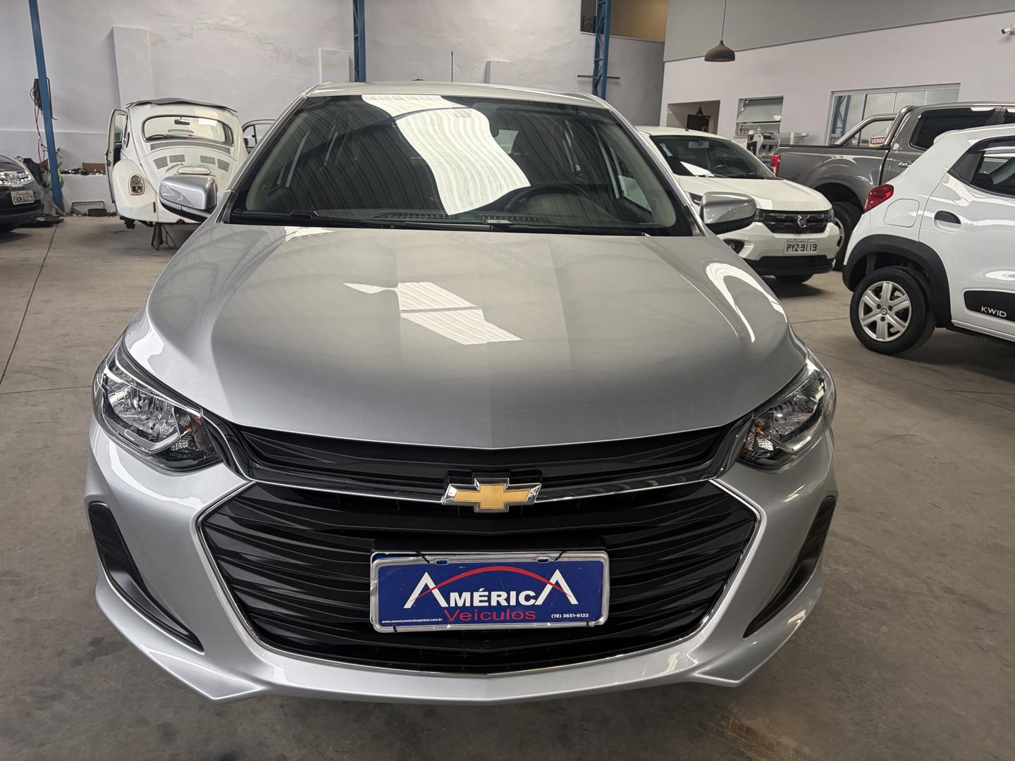 CHEVROLET Onix Hatch - Foto
