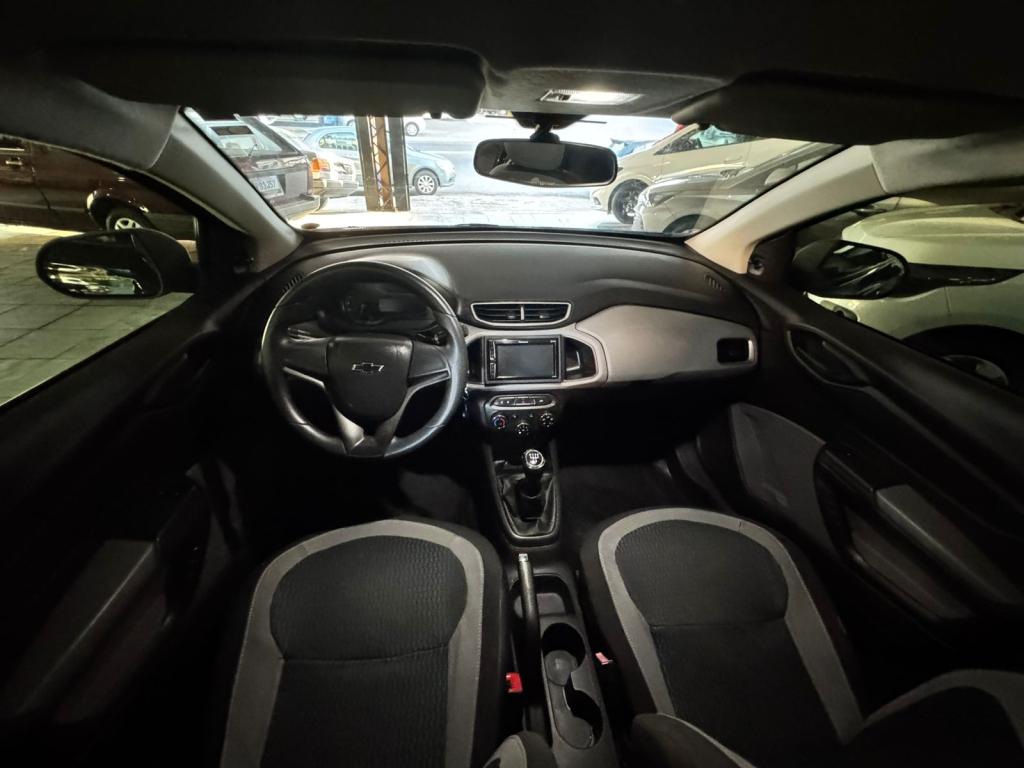 CHEVROLET Onix Hatch - Foto