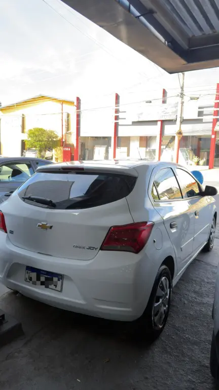 CHEVROLET Onix Hatch - Foto