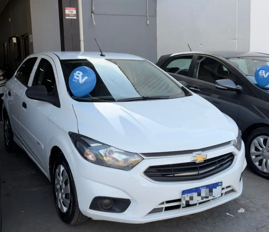 CHEVROLET Onix Hatch - Foto