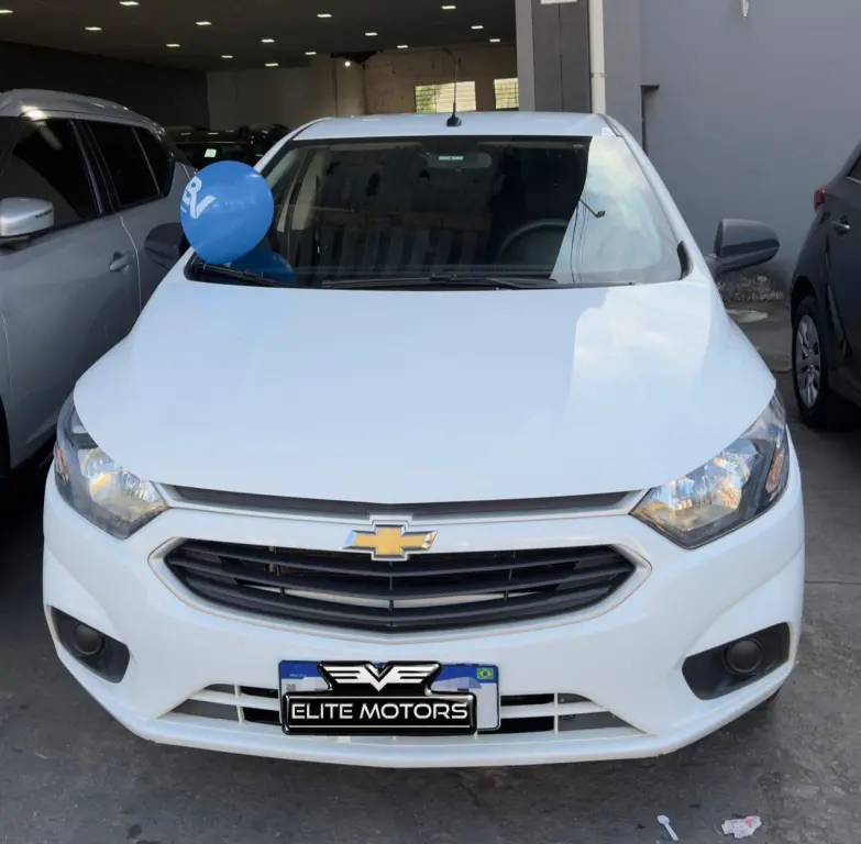 CHEVROLET Onix Hatch - Foto
