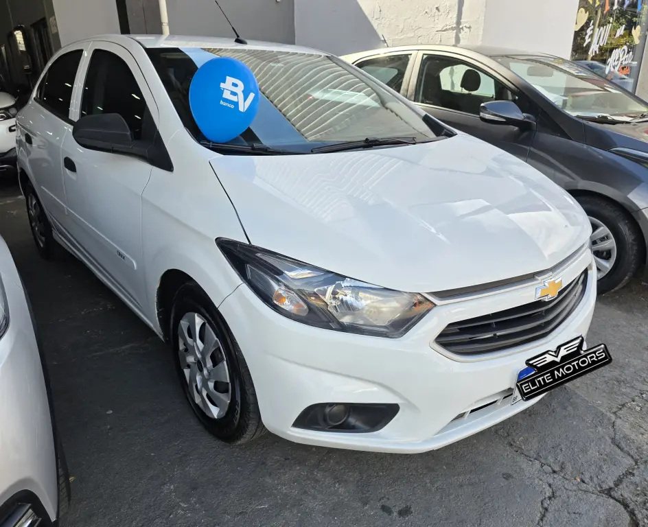 CHEVROLET Onix Hatch - Foto