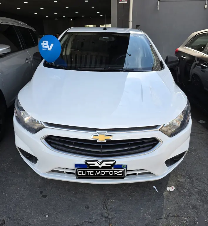 CHEVROLET Onix Hatch - Foto