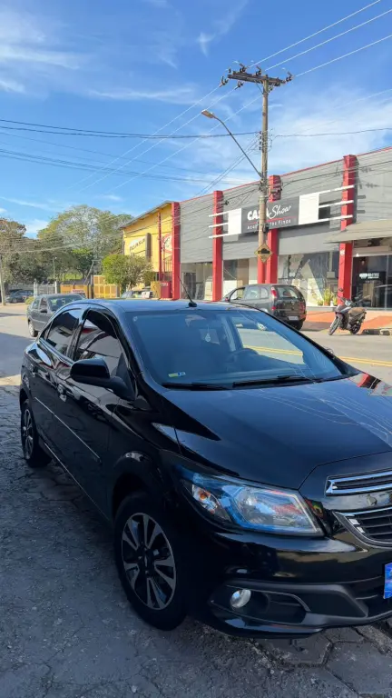 CHEVROLET Onix Hatch - Foto