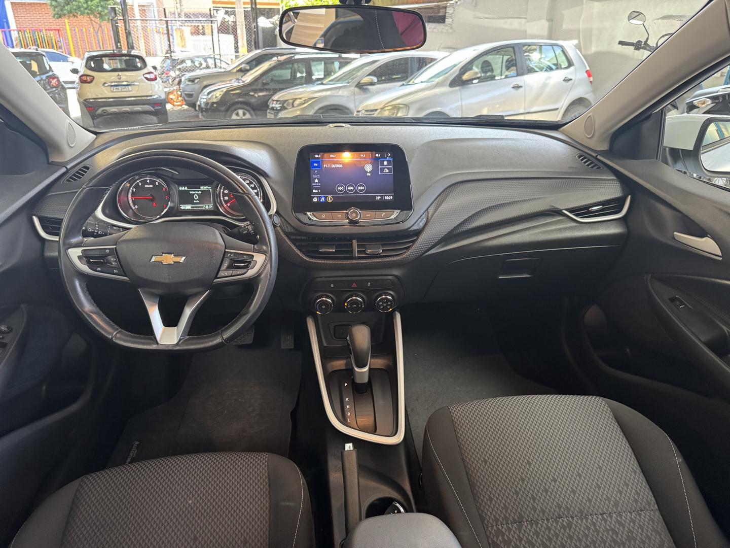 CHEVROLET Onix Hatch - Foto