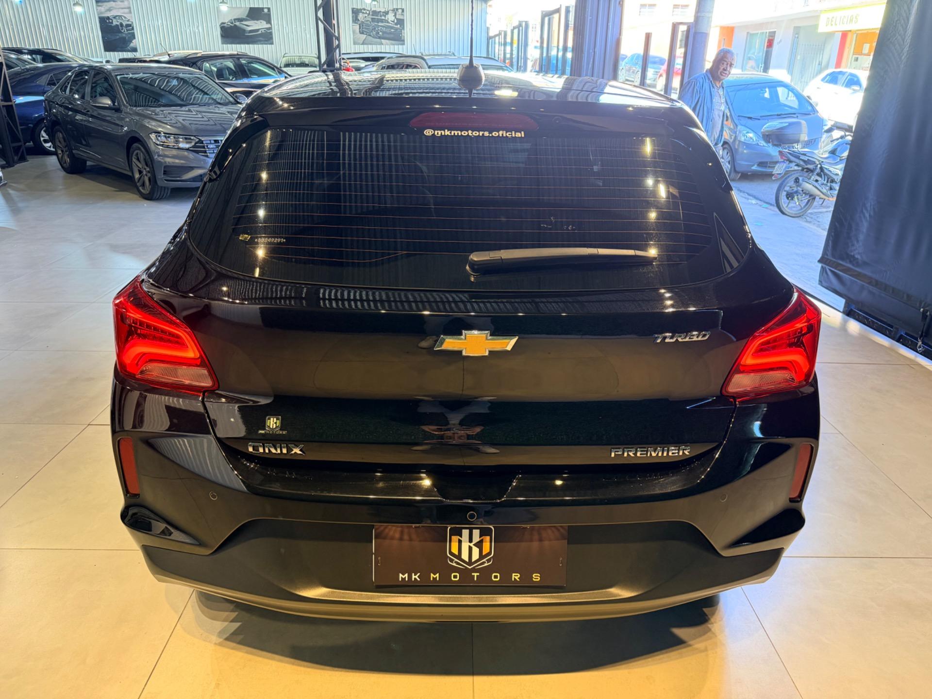 CHEVROLET Onix Hatch - Foto